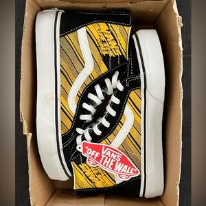 Vans Sk8-Hi Zip Racers Edge. Black & Yellow High-Top. NWT in box. Never worn.